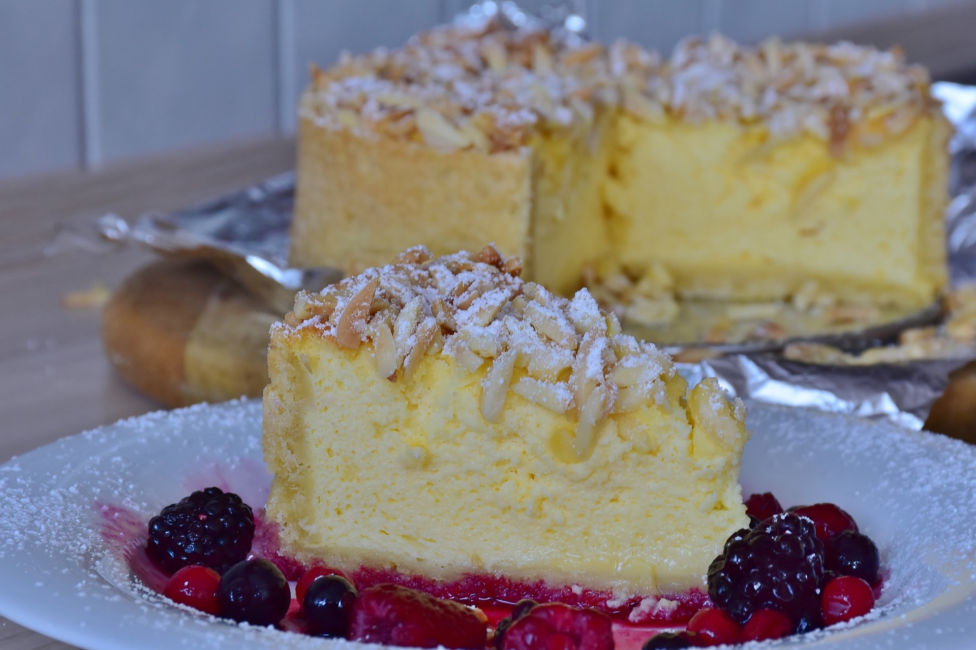 Bodenloser Käsekuchen in der Auflaufform gebacken • Kochmania ...