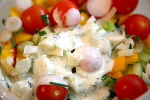 Einfaches Frischkäse-Salatdressing *F*