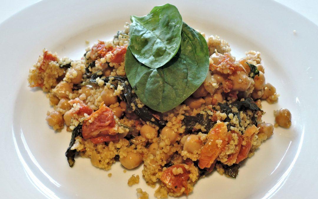 Orientalischer Couscous Salat mit Paprika