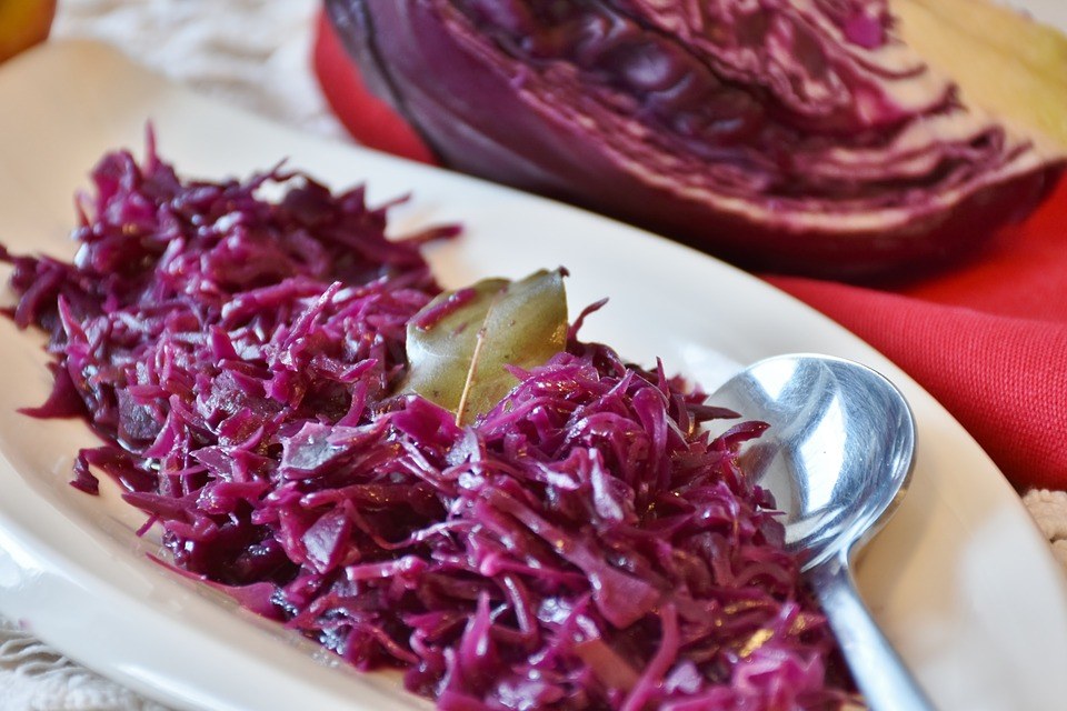 Rotkohl mit Preiselbeeren *F*