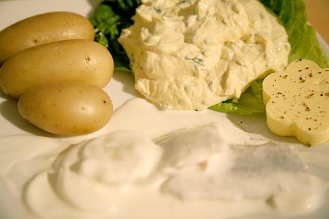 schnittlauchquark-mit-leinoel-rezept