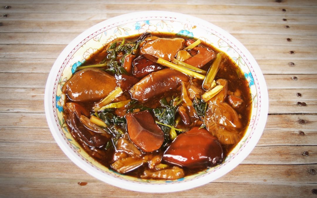 Rotes thailändisches Curry-Kokos-Hähnchen